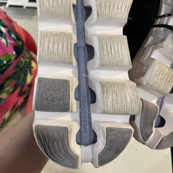 On running cloudswift magnet Lavender size 11
Worn 1x. No box. - Picture 5 of 10